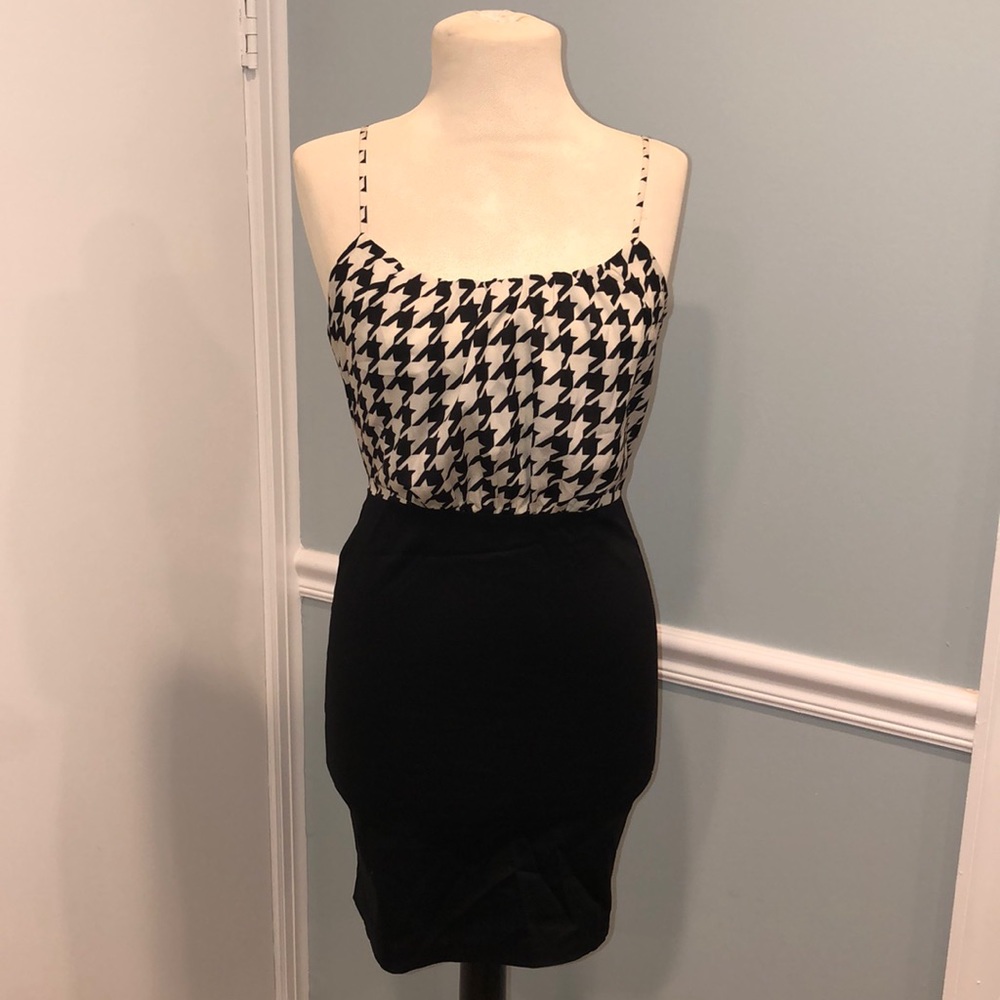 Forever 21 black and white dress
